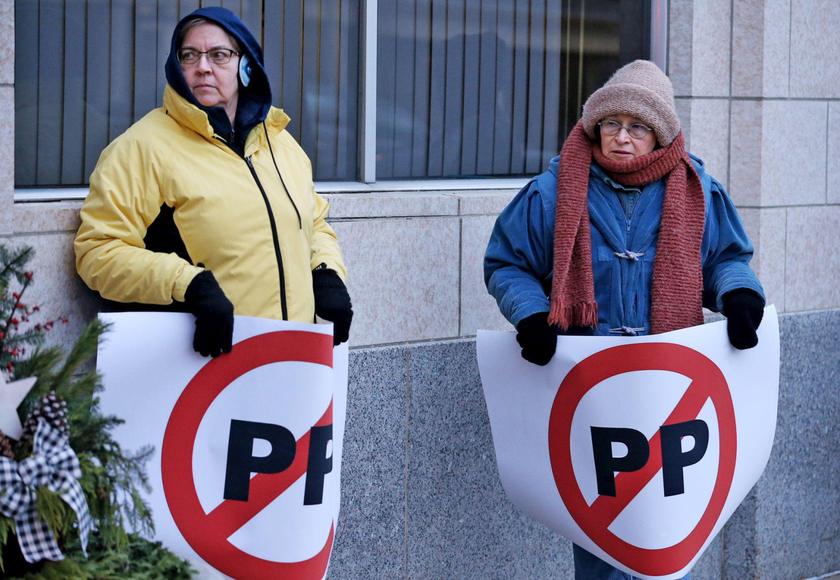 112219_PlannedParenthoodProtest003_ak.JPG